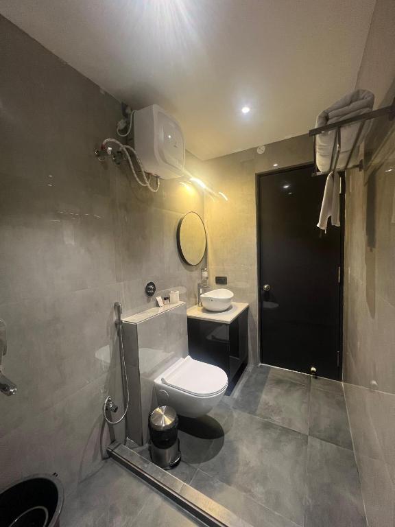 Family Room - Image 5